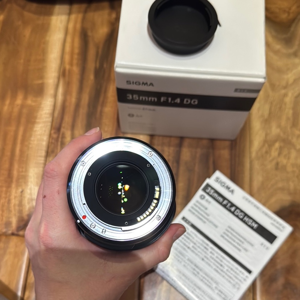 Sigma Beauty 35mm F1.4 DG HSM Lens - Black - Picture 5 of 6